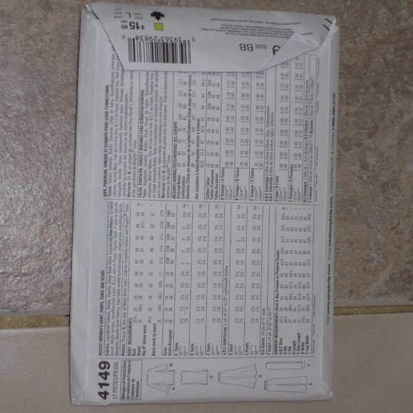 New Simplicity pattern #4149 size 20W-28W - Picture 3 of 4